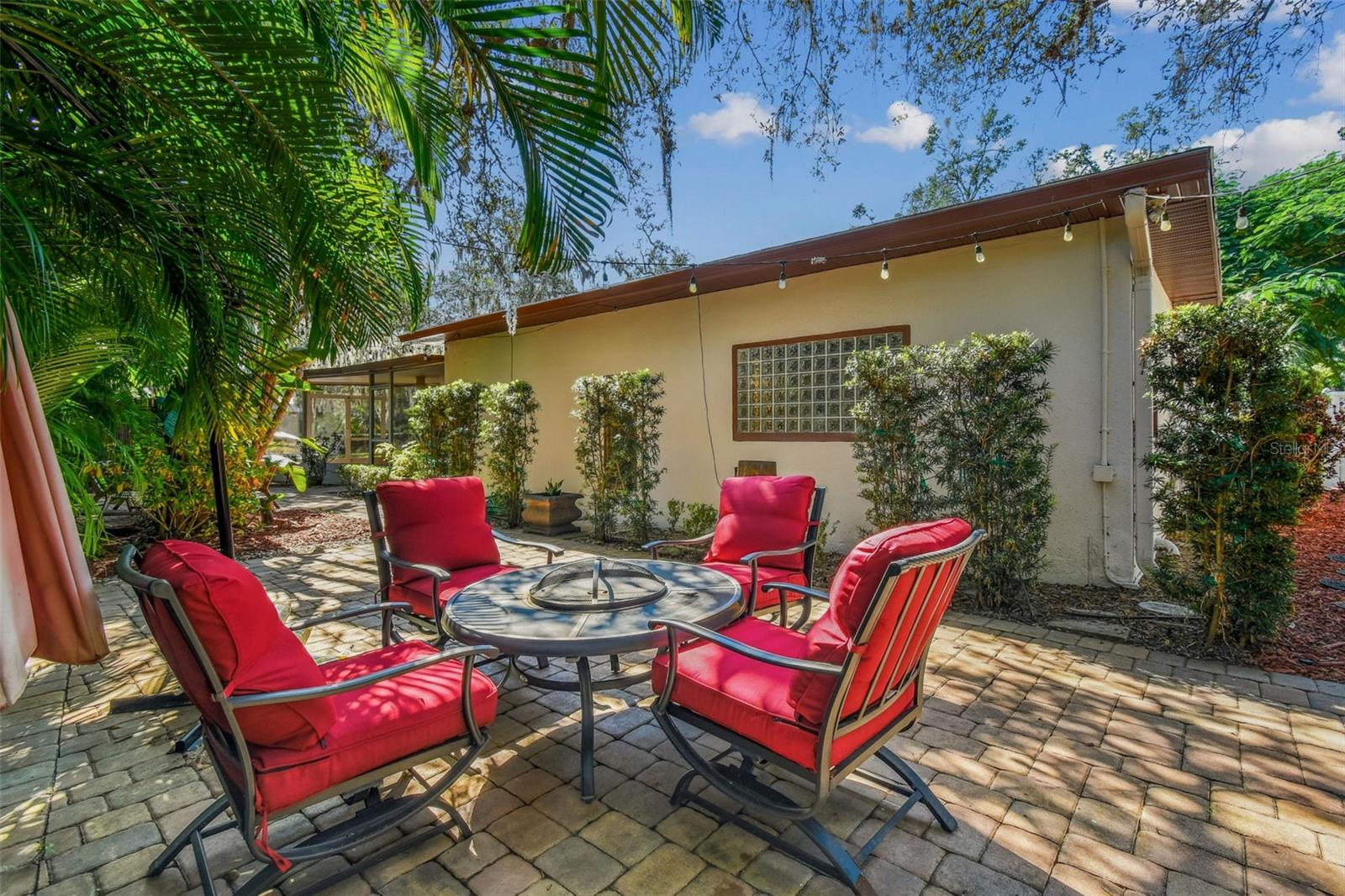 Listing photo id 42 for 207 Willowick Avenue