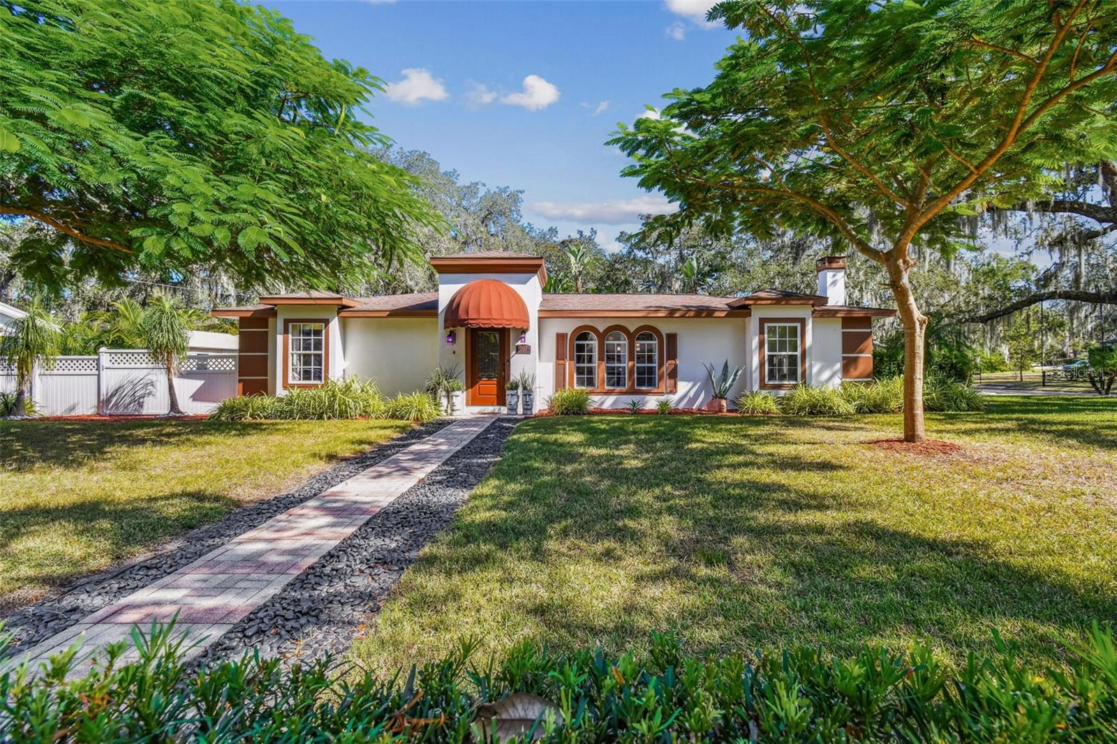 Listing photo id 46 for 207 Willowick Avenue