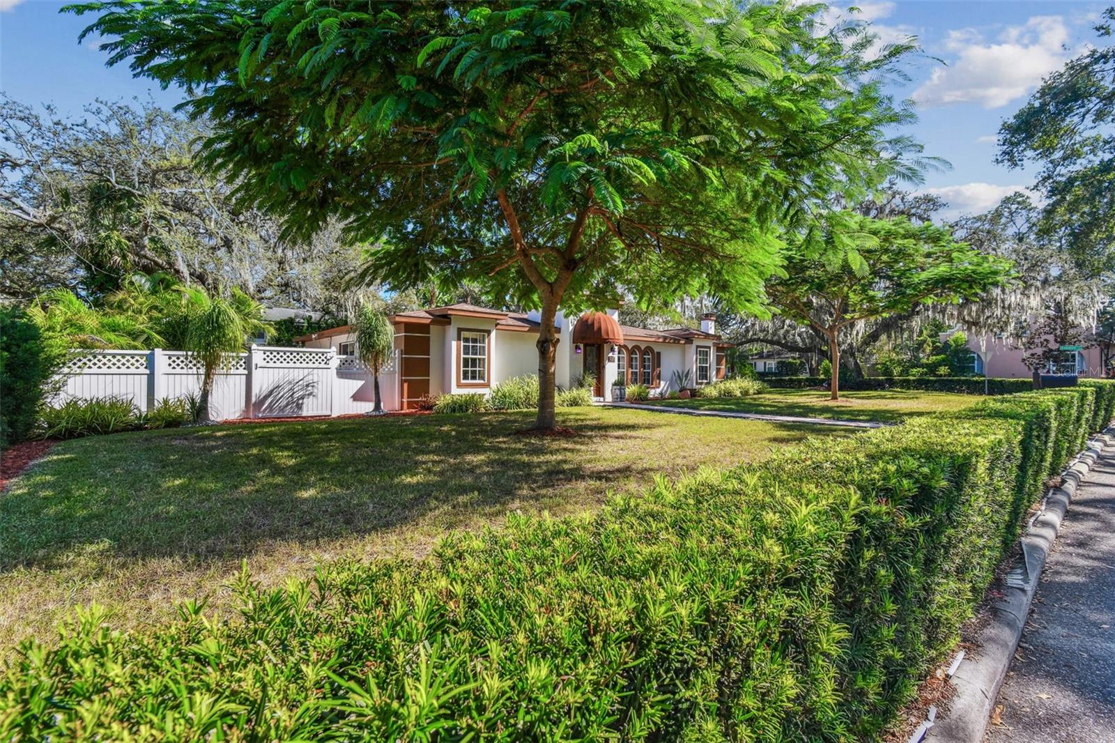 Listing photo id 48 for 207 Willowick Avenue