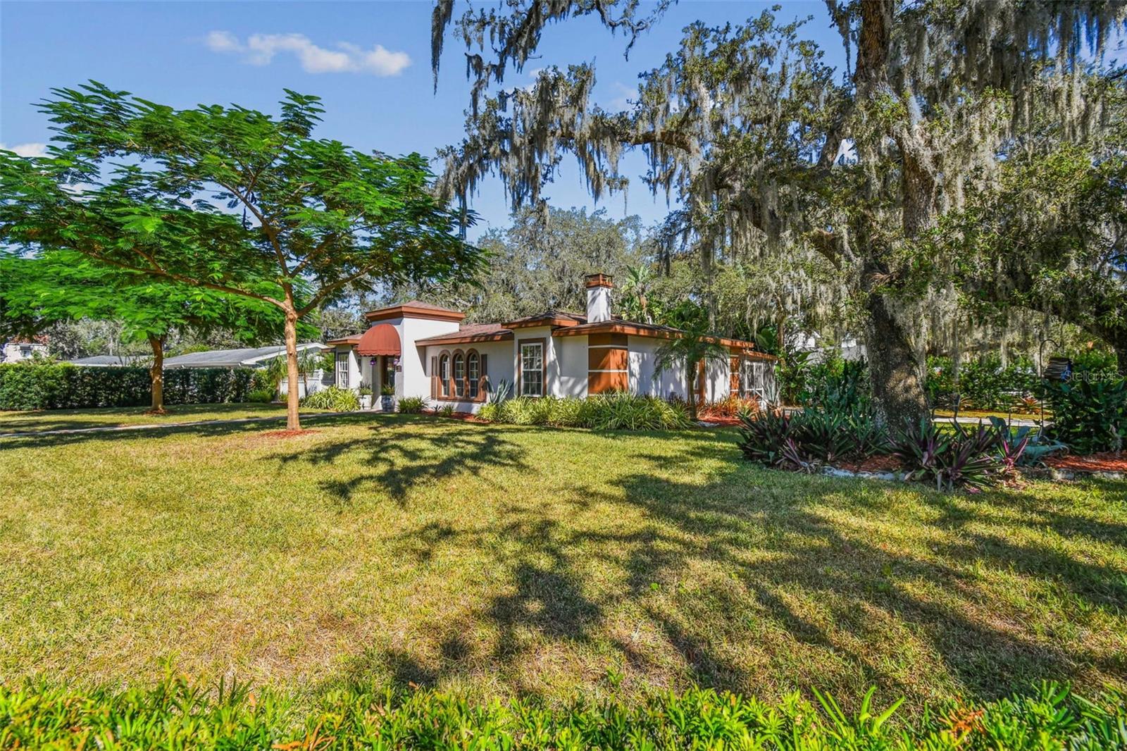 Listing photo id 49 for 207 Willowick Avenue