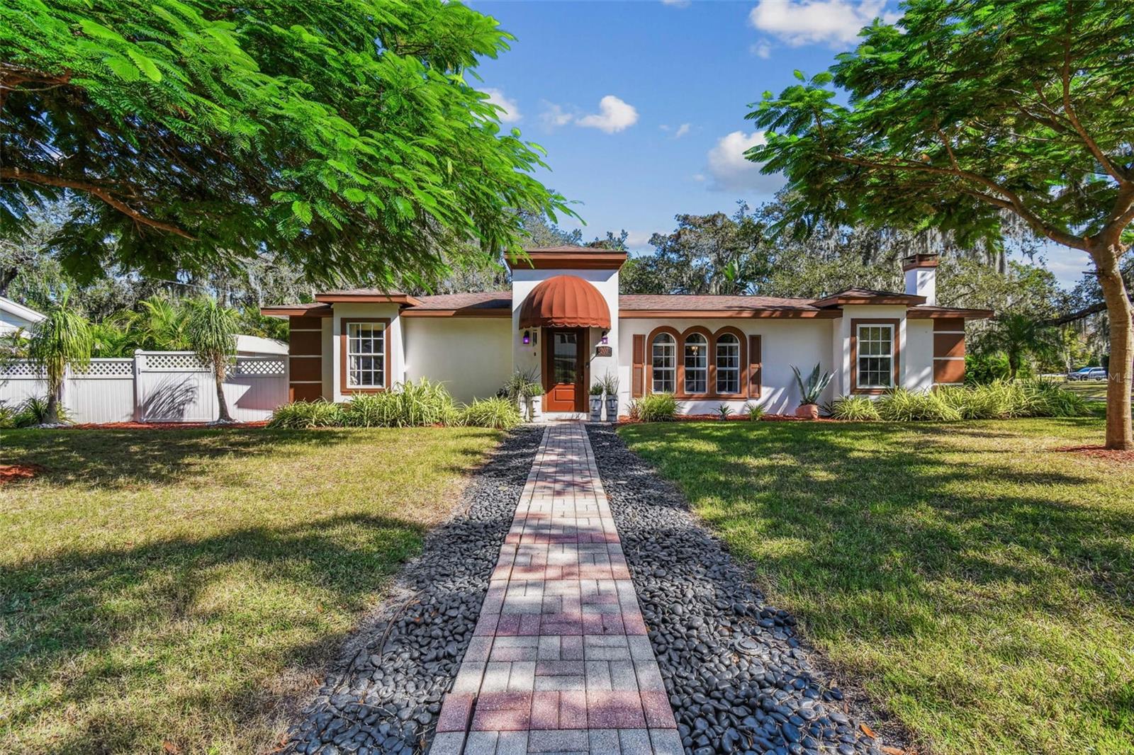 Listing photo id 56 for 207 Willowick Avenue