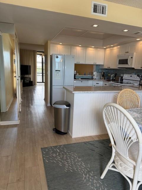 Image 4 of 15 For 19701 Gulf Boulevard 408