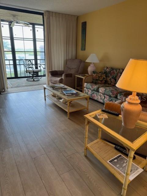 Image 5 of 15 For 19701 Gulf Boulevard 408