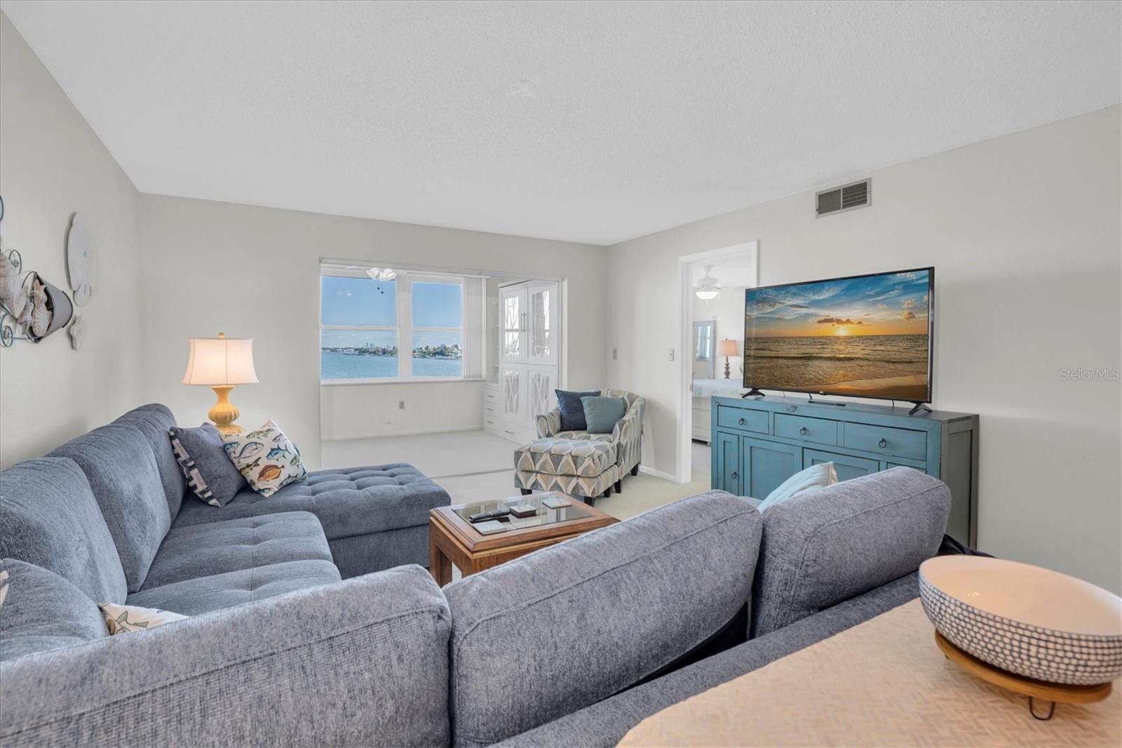 Image 10 of 26 For 5575 Gulf Boulevard 337