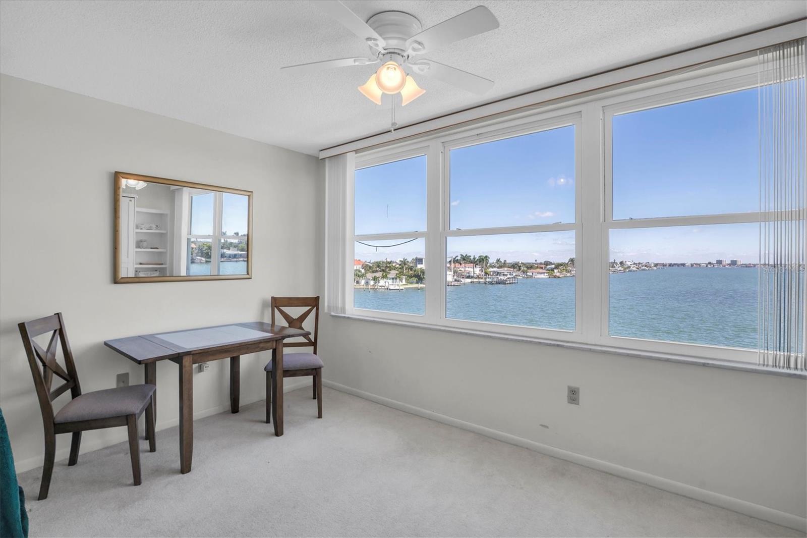 Image 6 of 26 For 5575 Gulf Boulevard 337