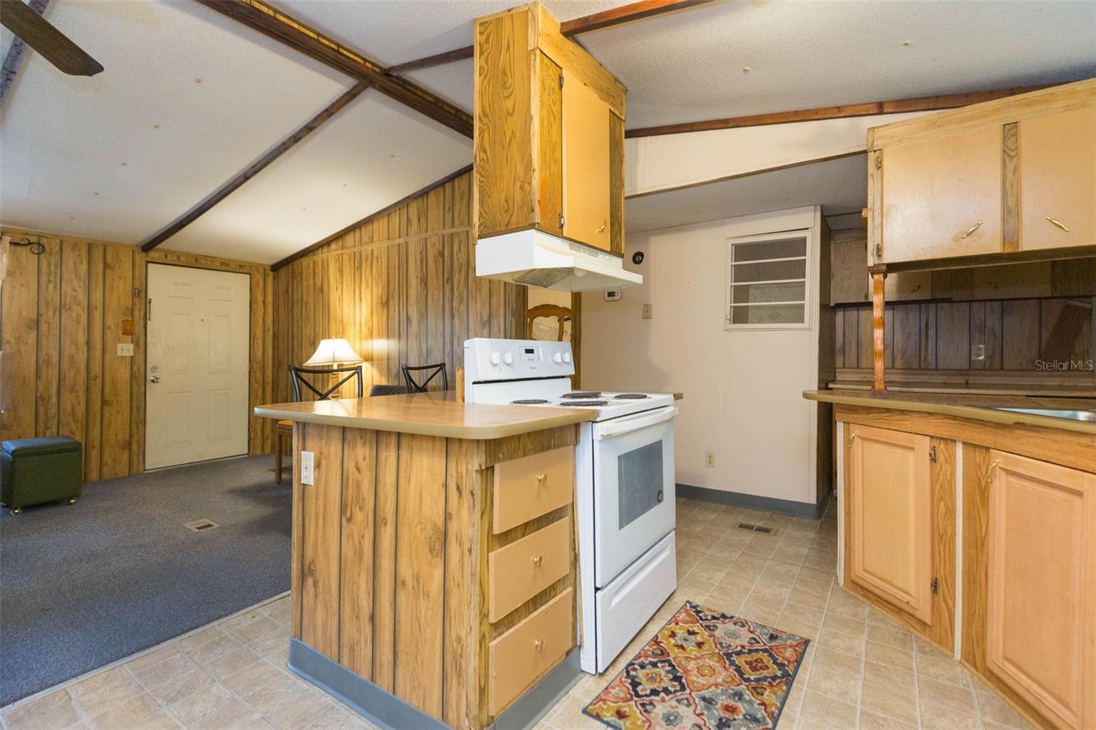 Listing photo id 10 for 11228 Marlborough Drive