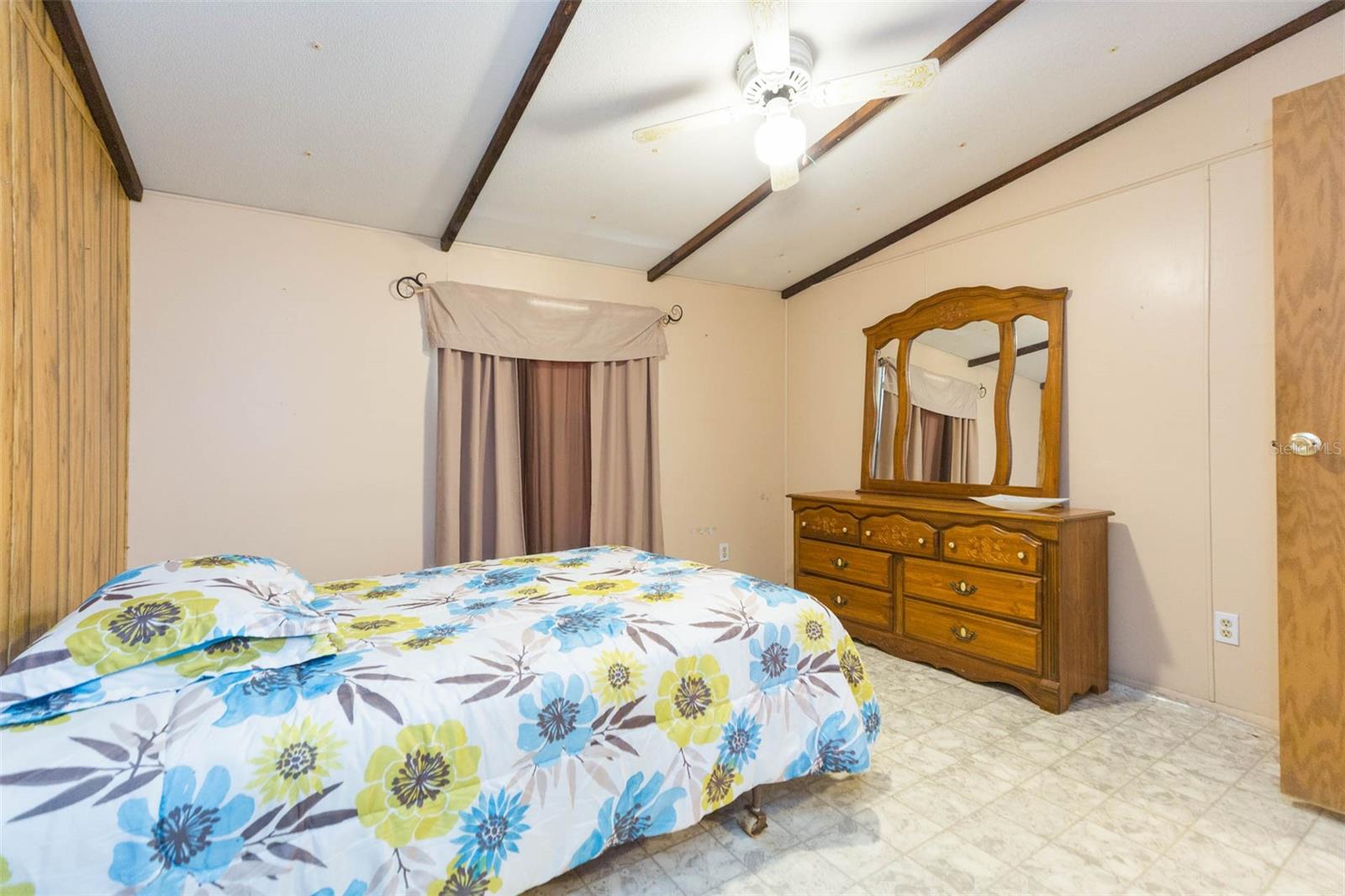 Listing photo id 14 for 11228 Marlborough Drive