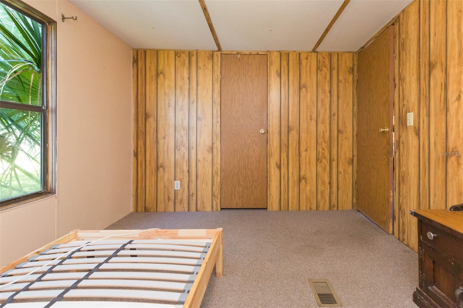 Listing photo id 22 for 11228 Marlborough Drive