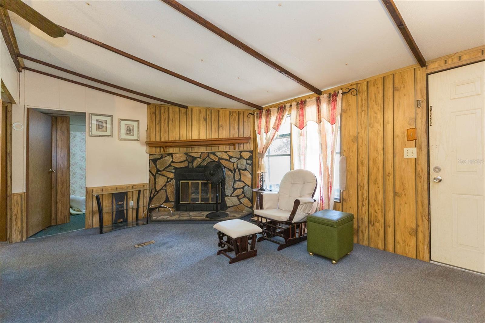 Listing photo id 5 for 11228 Marlborough Drive