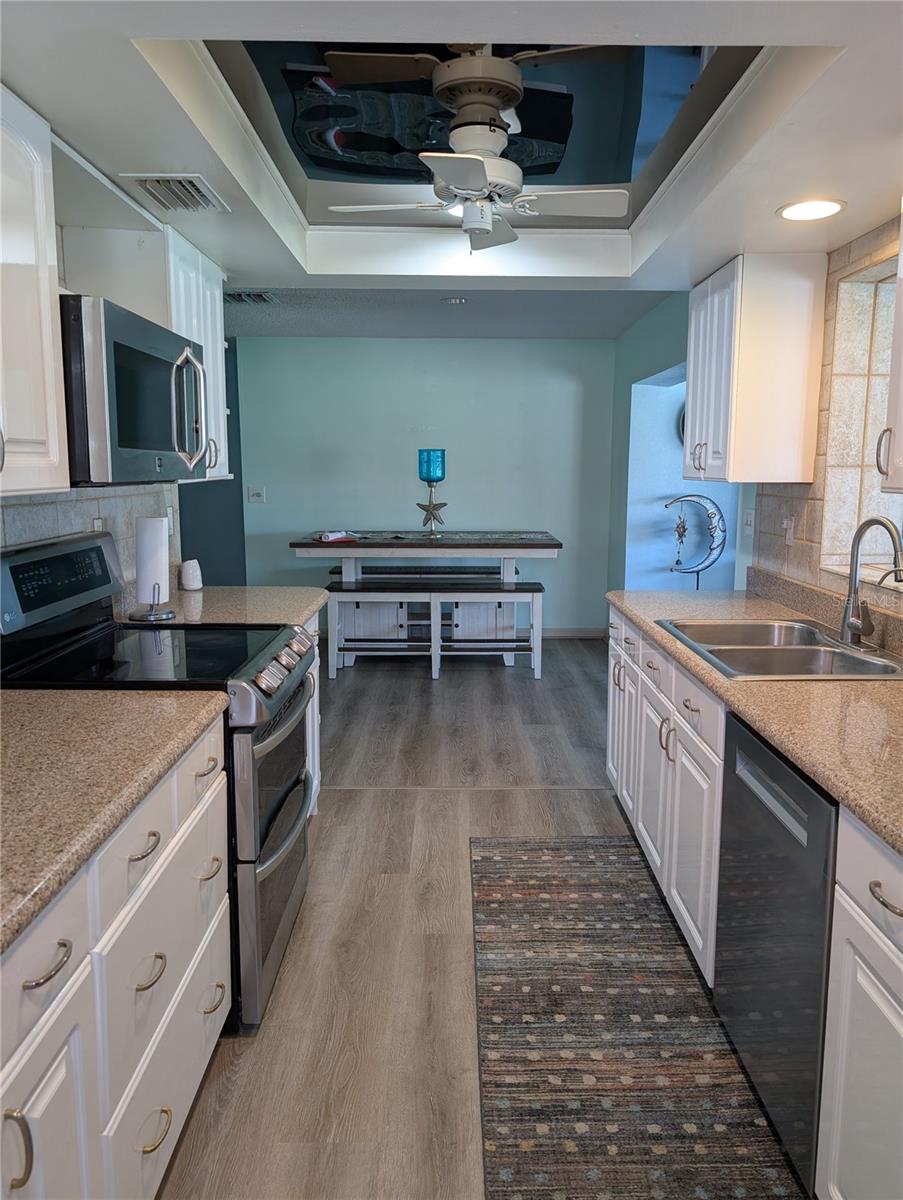 Image 19 of 66 For 4478 Lake Boulevard