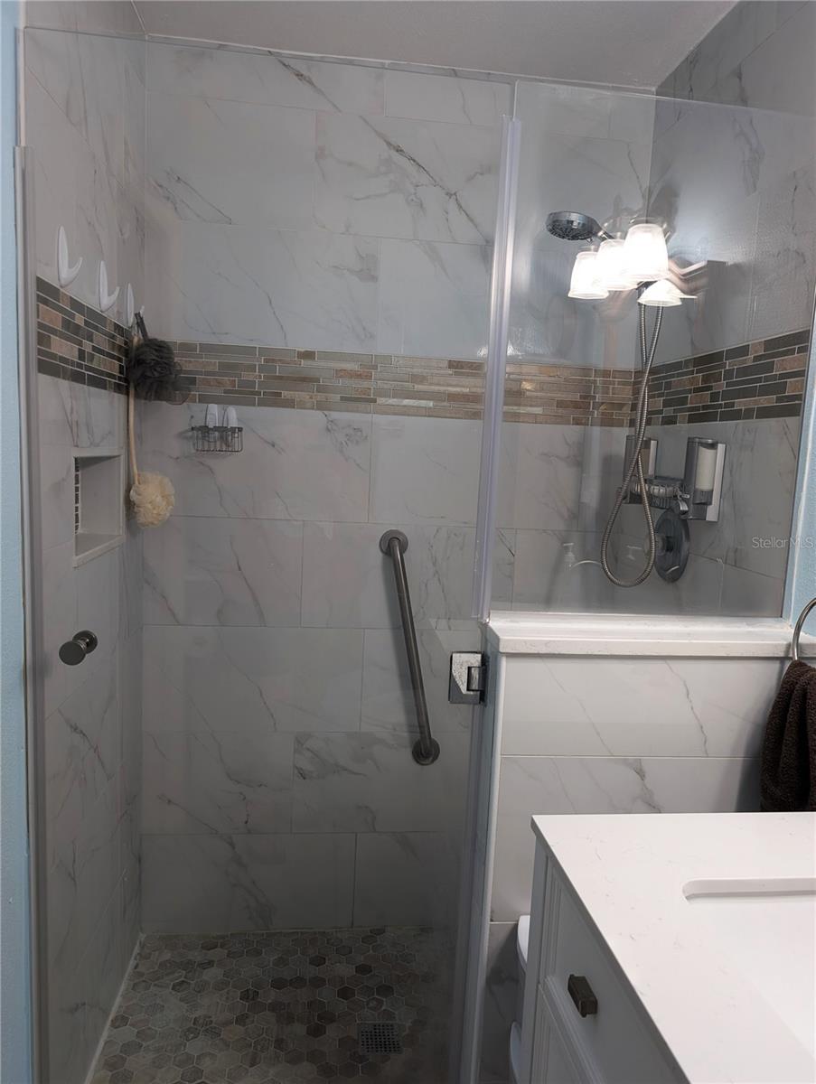 Image 25 of 66 For 4478 Lake Boulevard