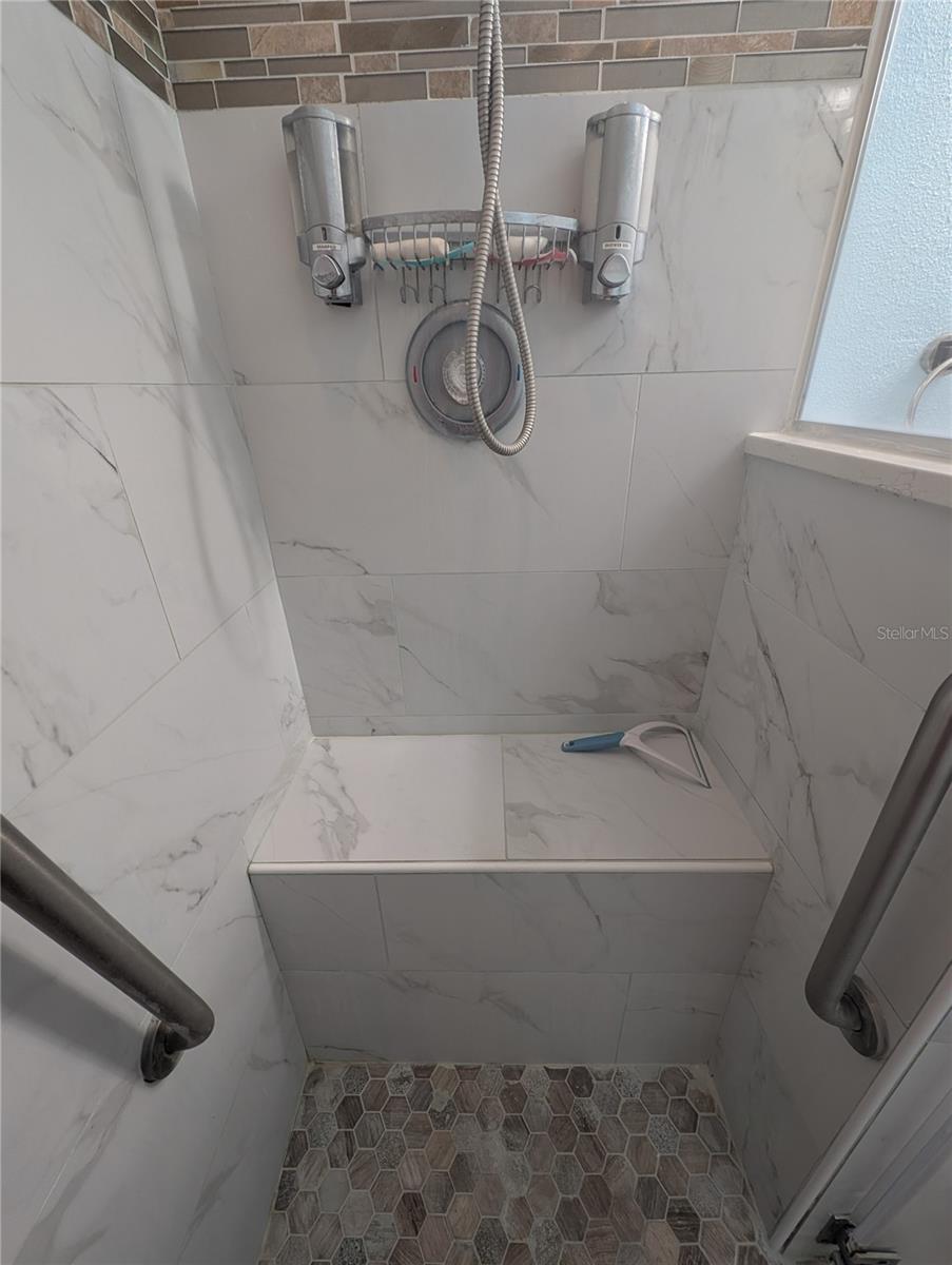 Image 26 of 66 For 4478 Lake Boulevard