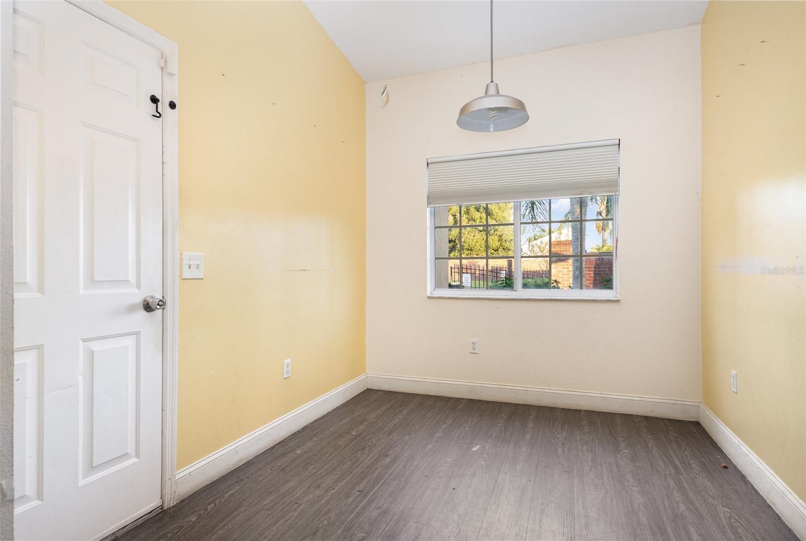 Image 12 of 35 For 105 Paradise Woods Court