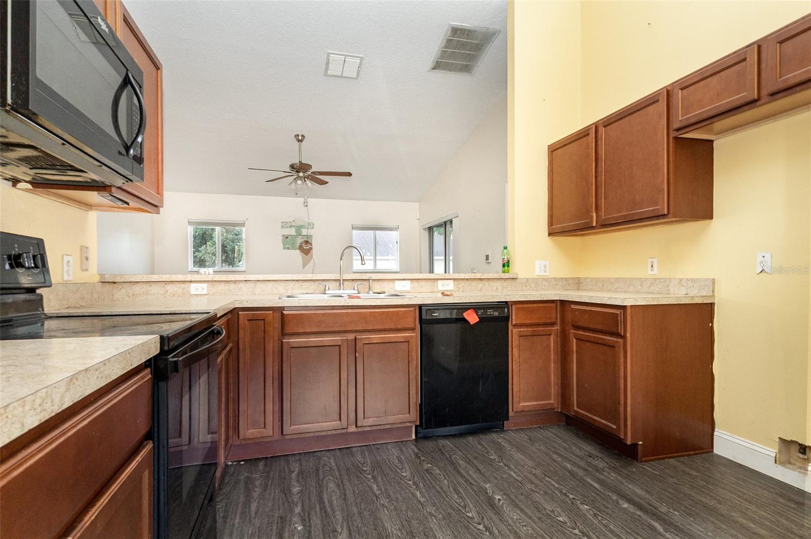 Image 15 of 35 For 105 Paradise Woods Court