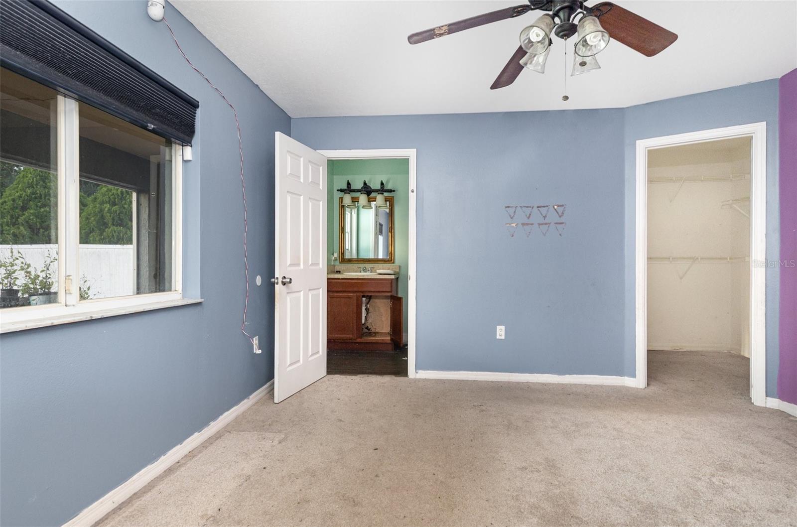 Image 17 of 35 For 105 Paradise Woods Court