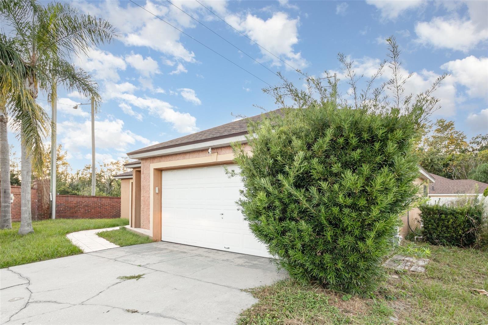 Image 2 of 35 For 105 Paradise Woods Court