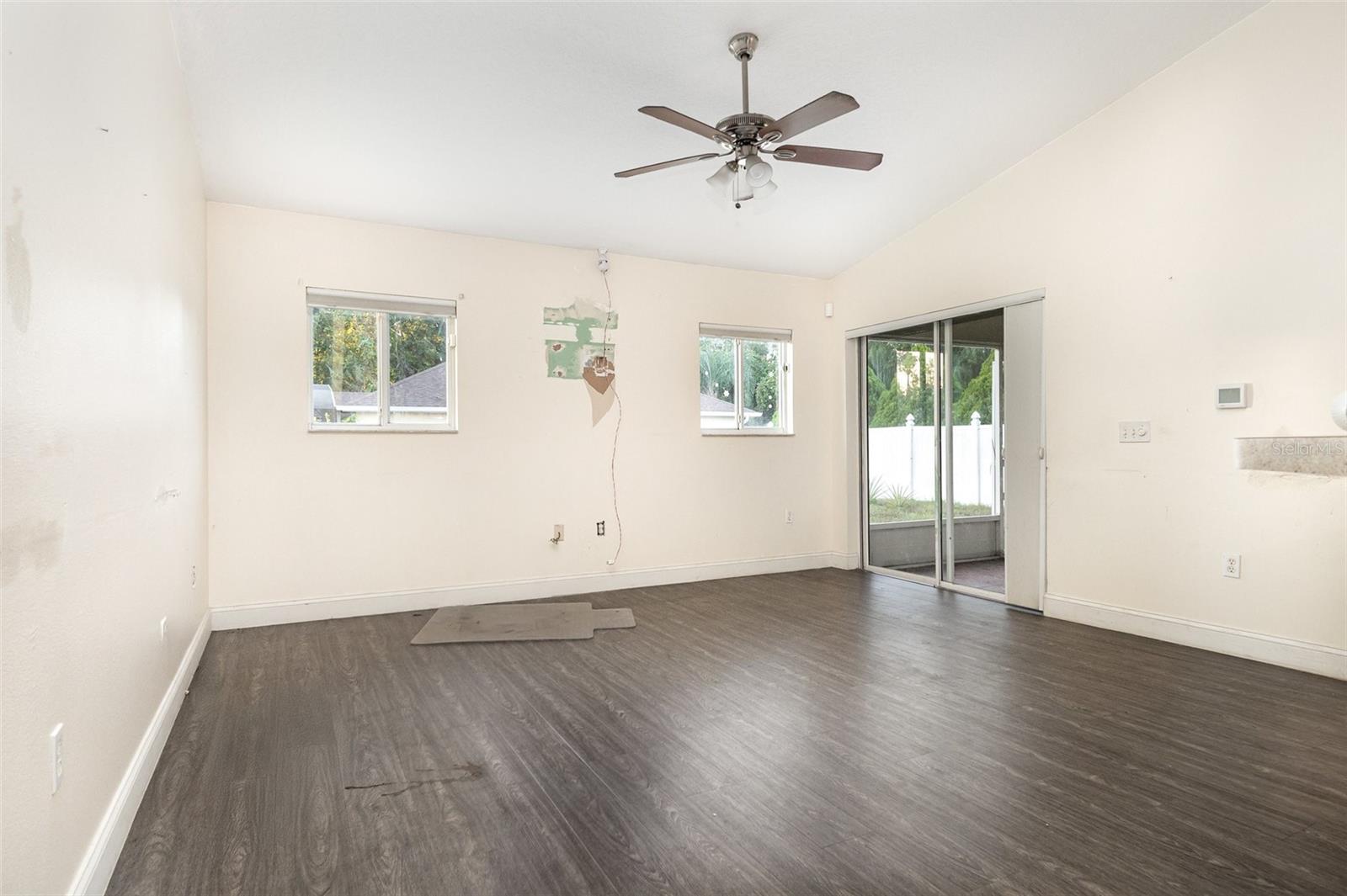 Image 5 of 35 For 105 Paradise Woods Court