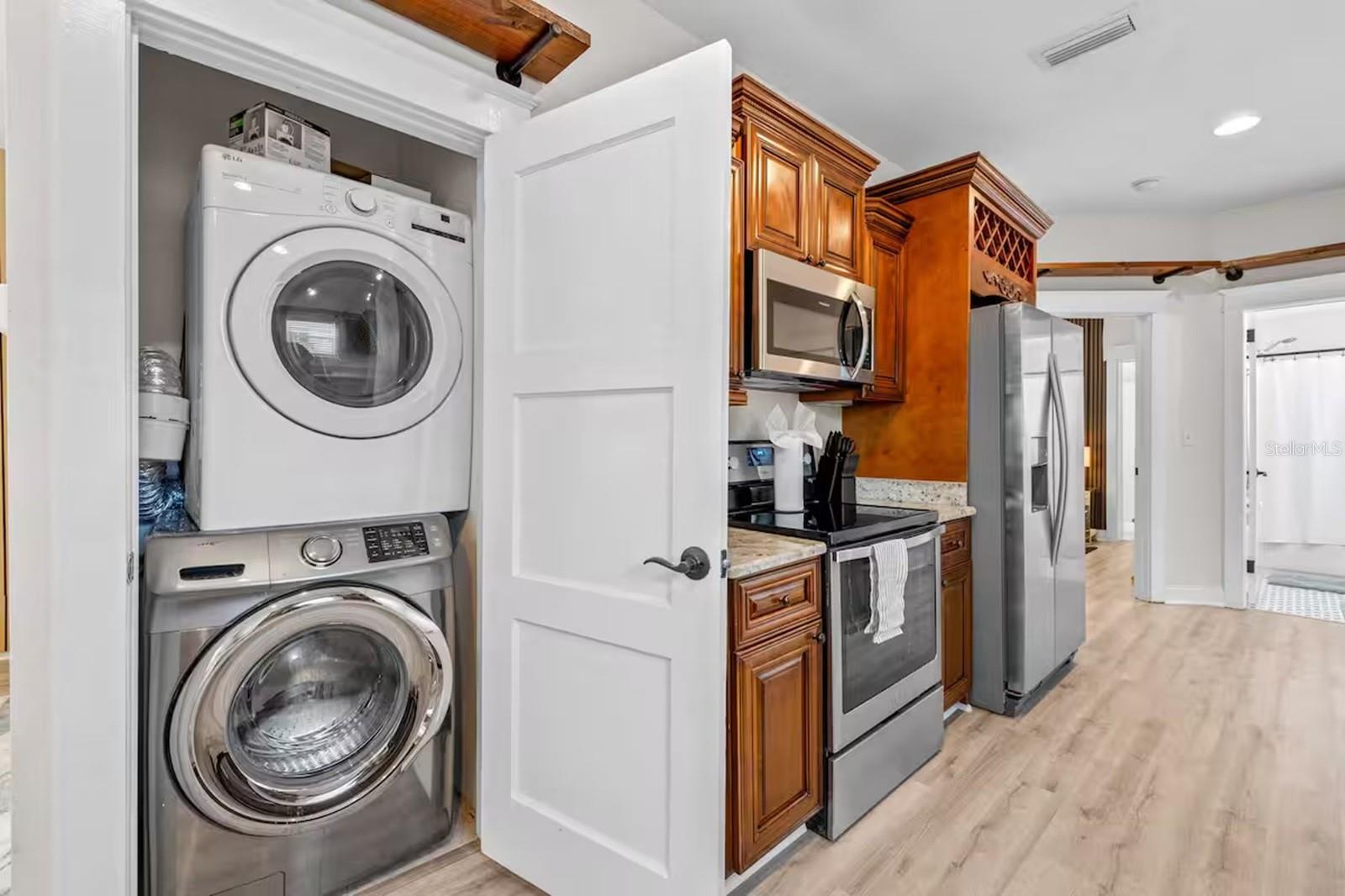 Image 17 of 33 For 7413 Elliott Street