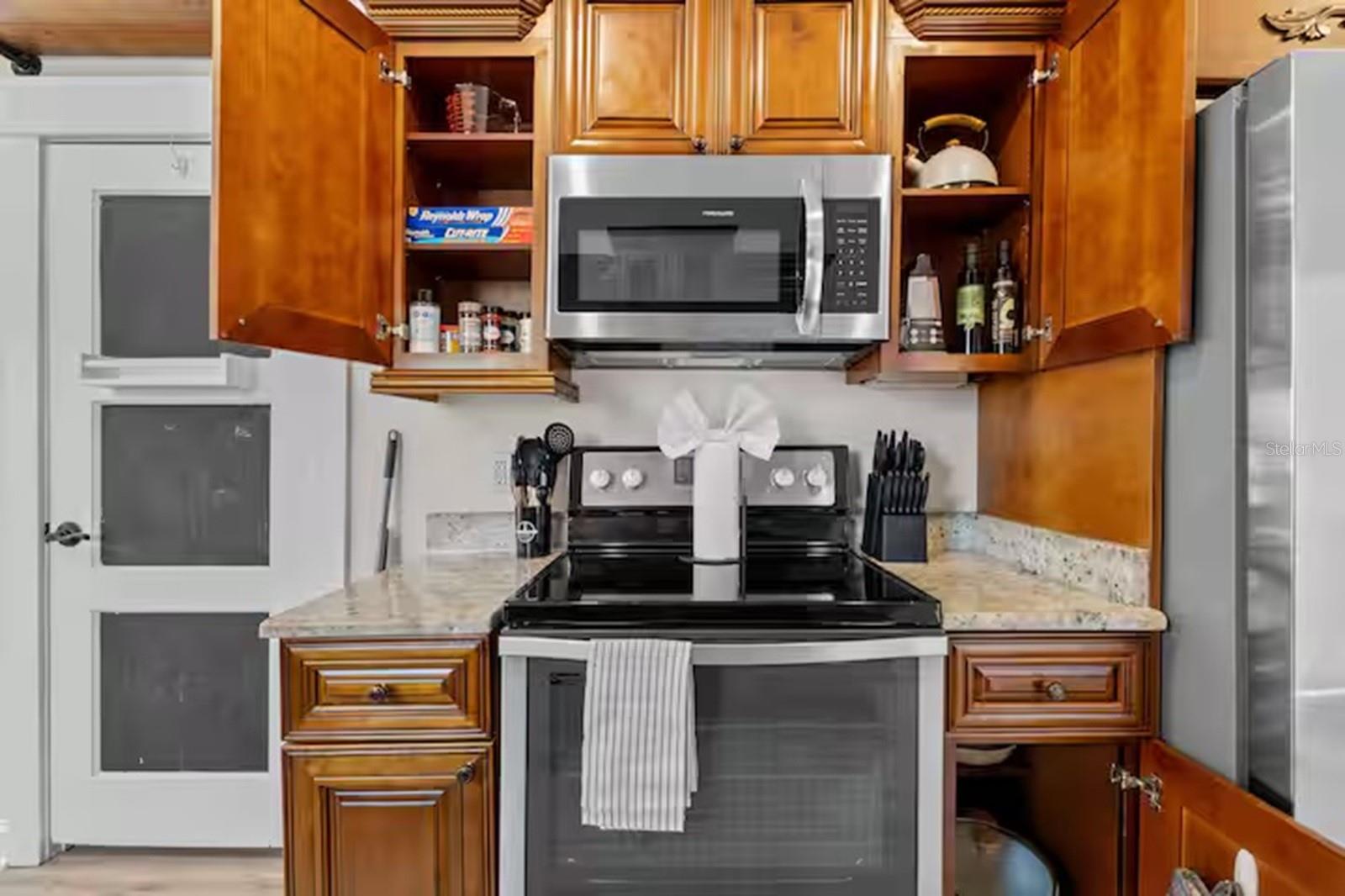 Image 18 of 33 For 7413 Elliott Street