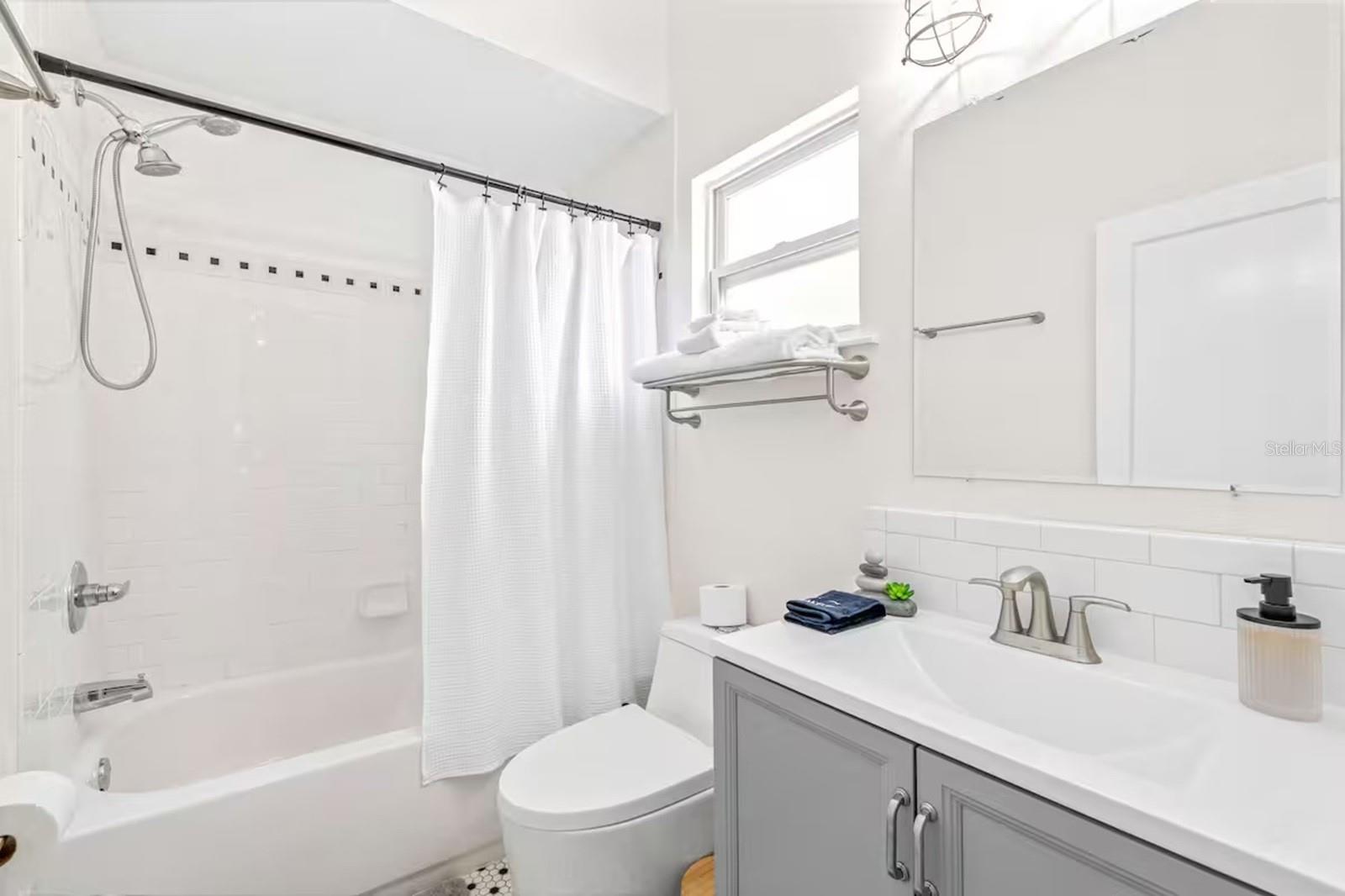 Image 24 of 33 For 7413 Elliott Street