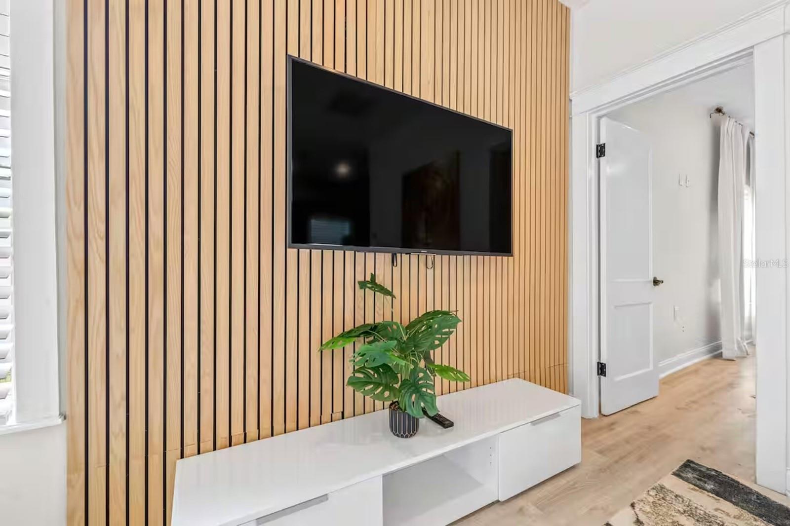 Image 5 of 33 For 7413 Elliott Street