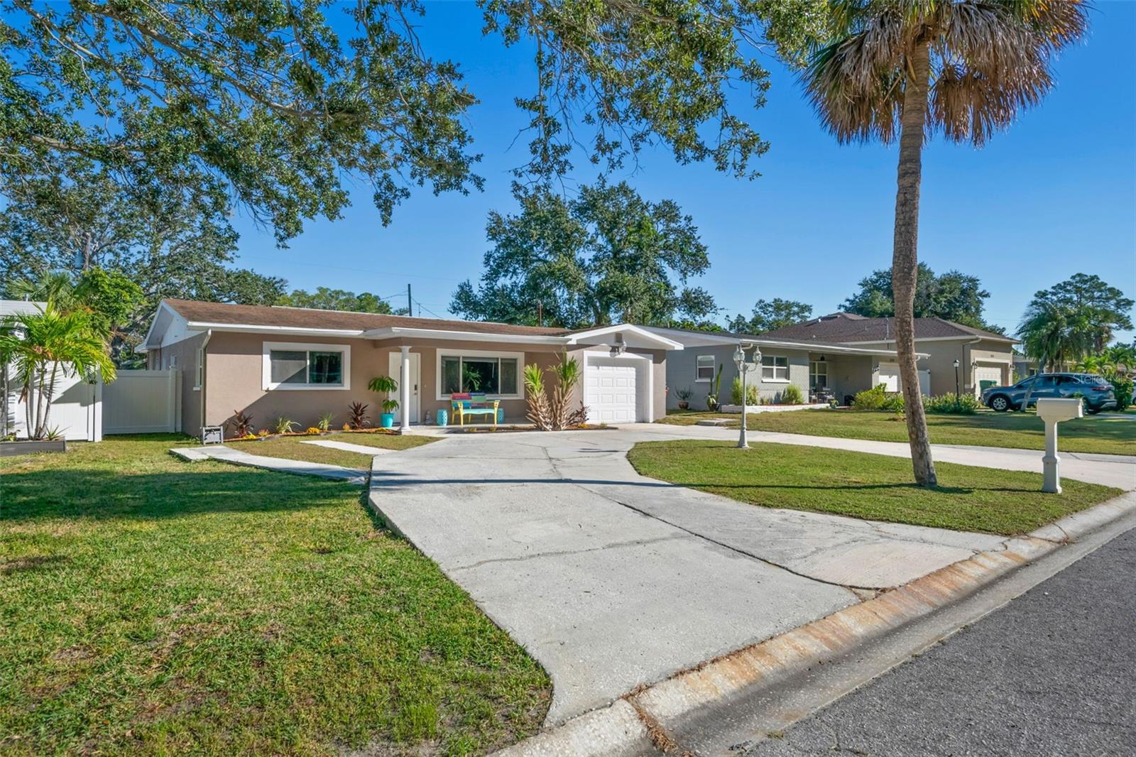 Image 3 of 49 For 8341 41st Avenue N