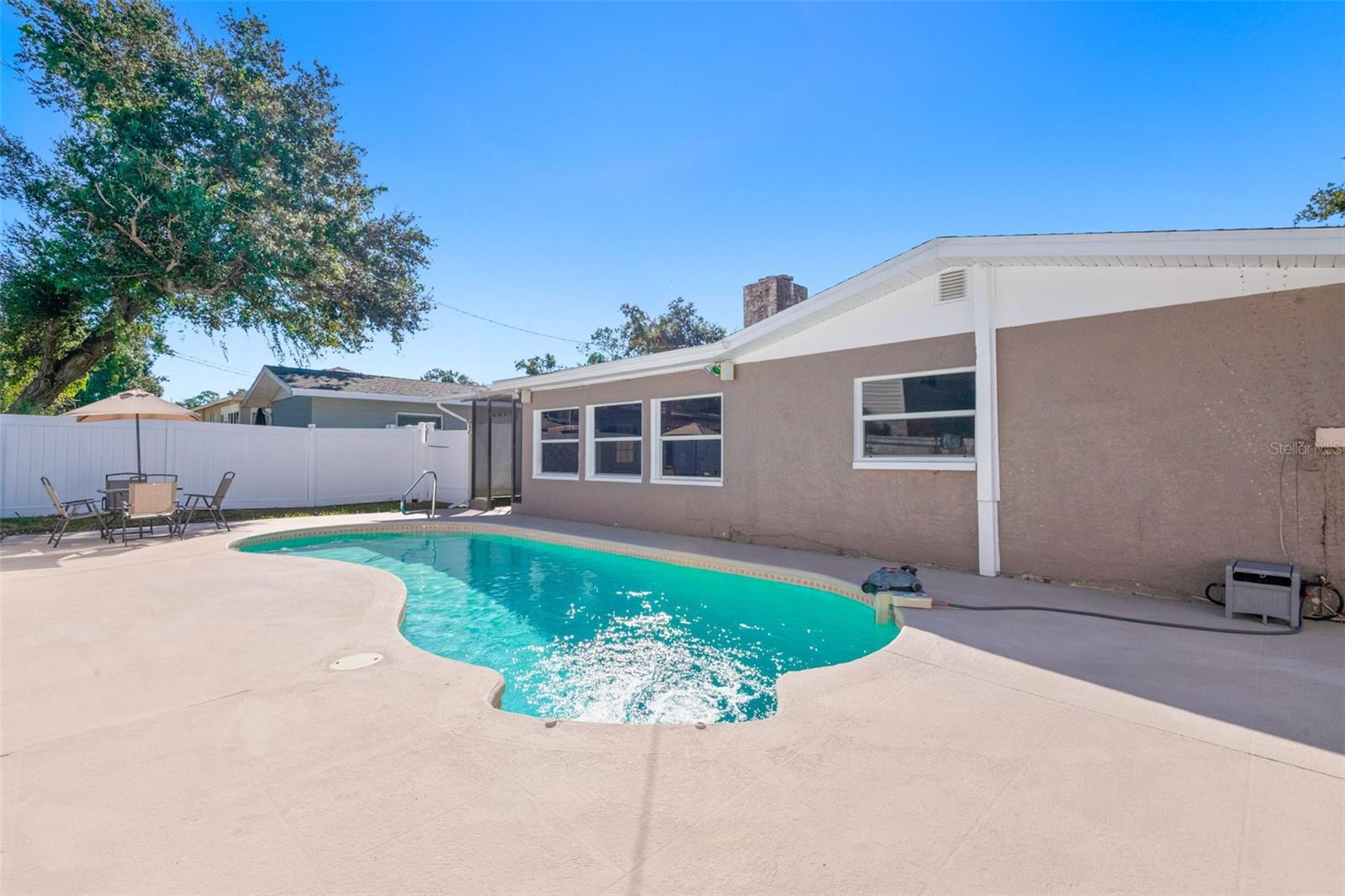 Image 32 of 49 For 8341 41st Avenue N