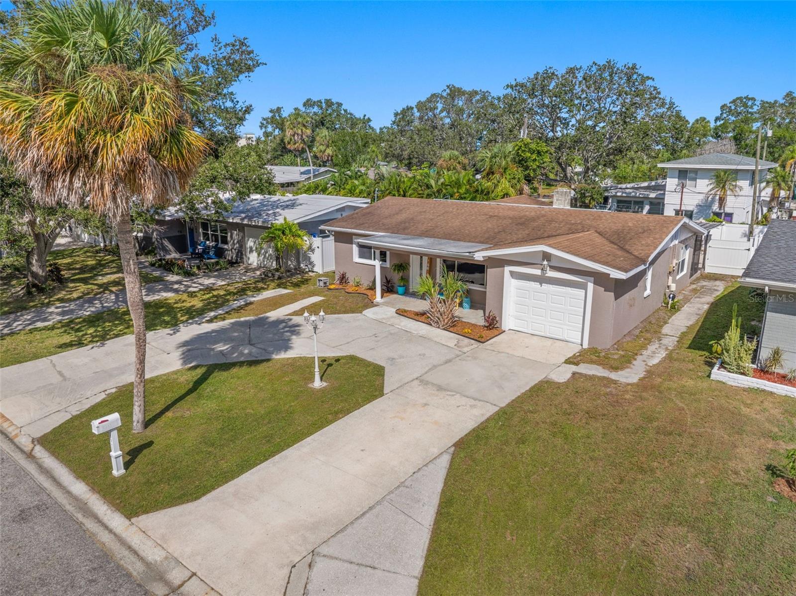 Image 38 of 49 For 8341 41st Avenue N