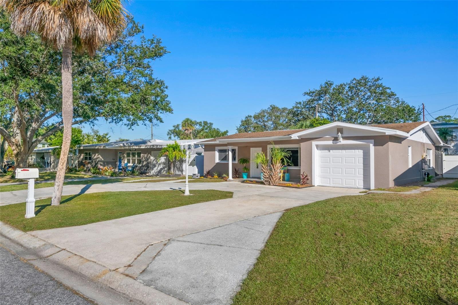 Image 5 of 49 For 8341 41st Avenue N