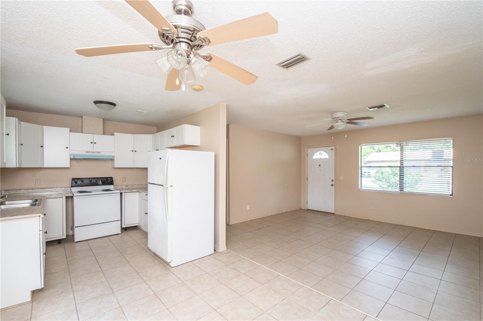 Image 11 of 20 For 27270 Warner Avenue