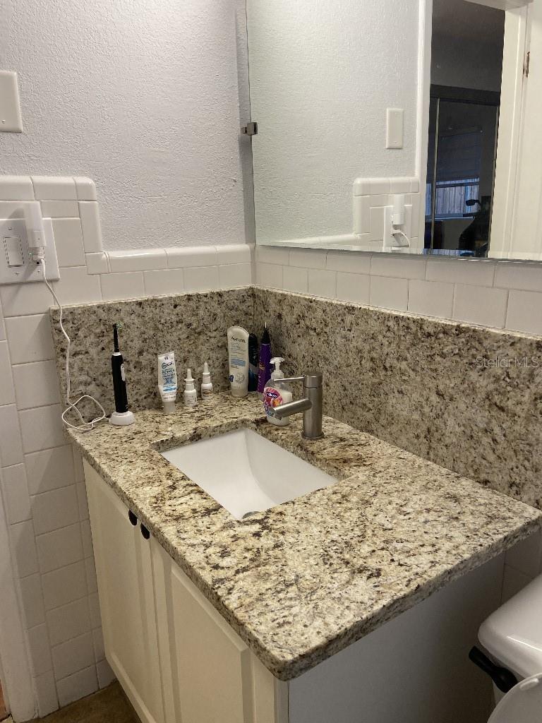 Image 10 of 12 For 719 Mount Vernon Street 1