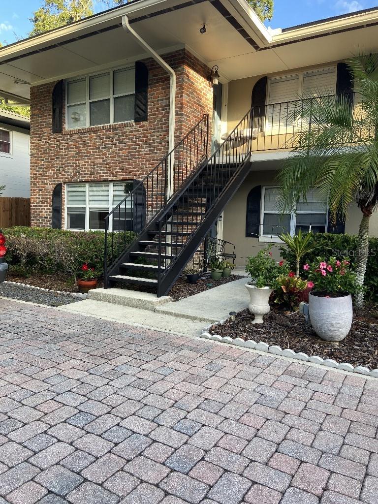 Image 2 of 12 For 719 Mount Vernon Street 1