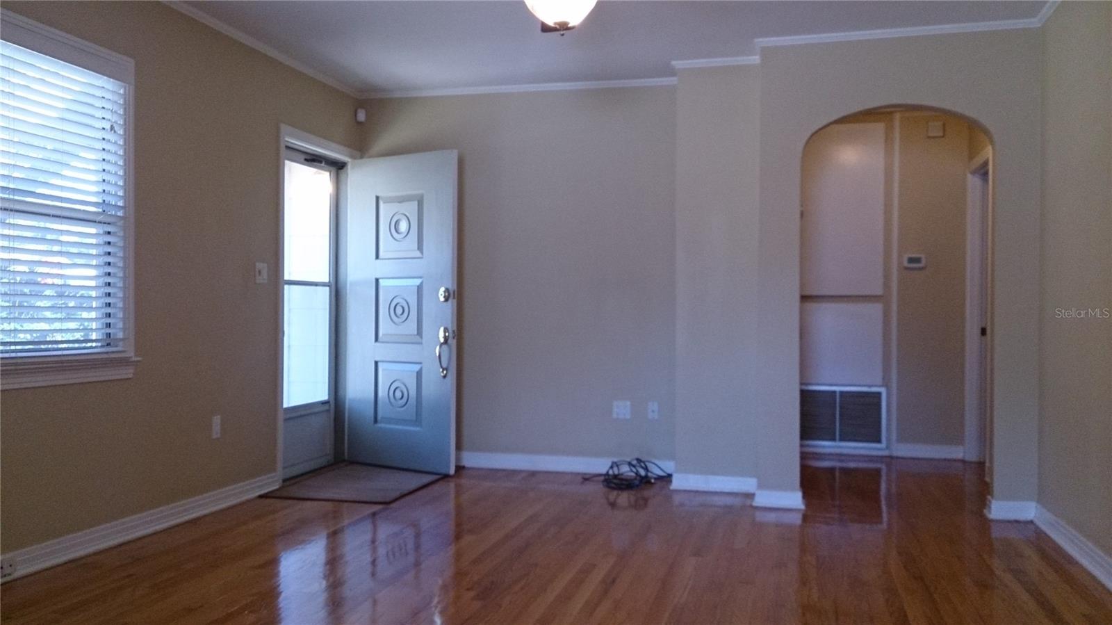 Image 4 of 9 For 10007 Edison Avenue