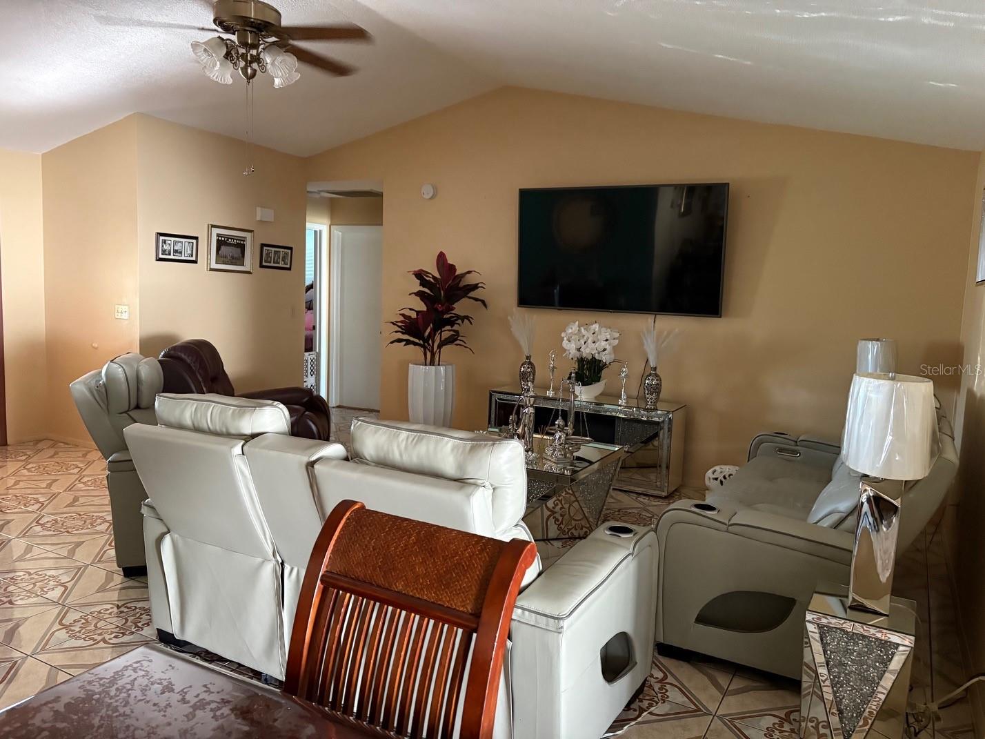 Image 5 of 59 For 11228 Fiddlewood Drive