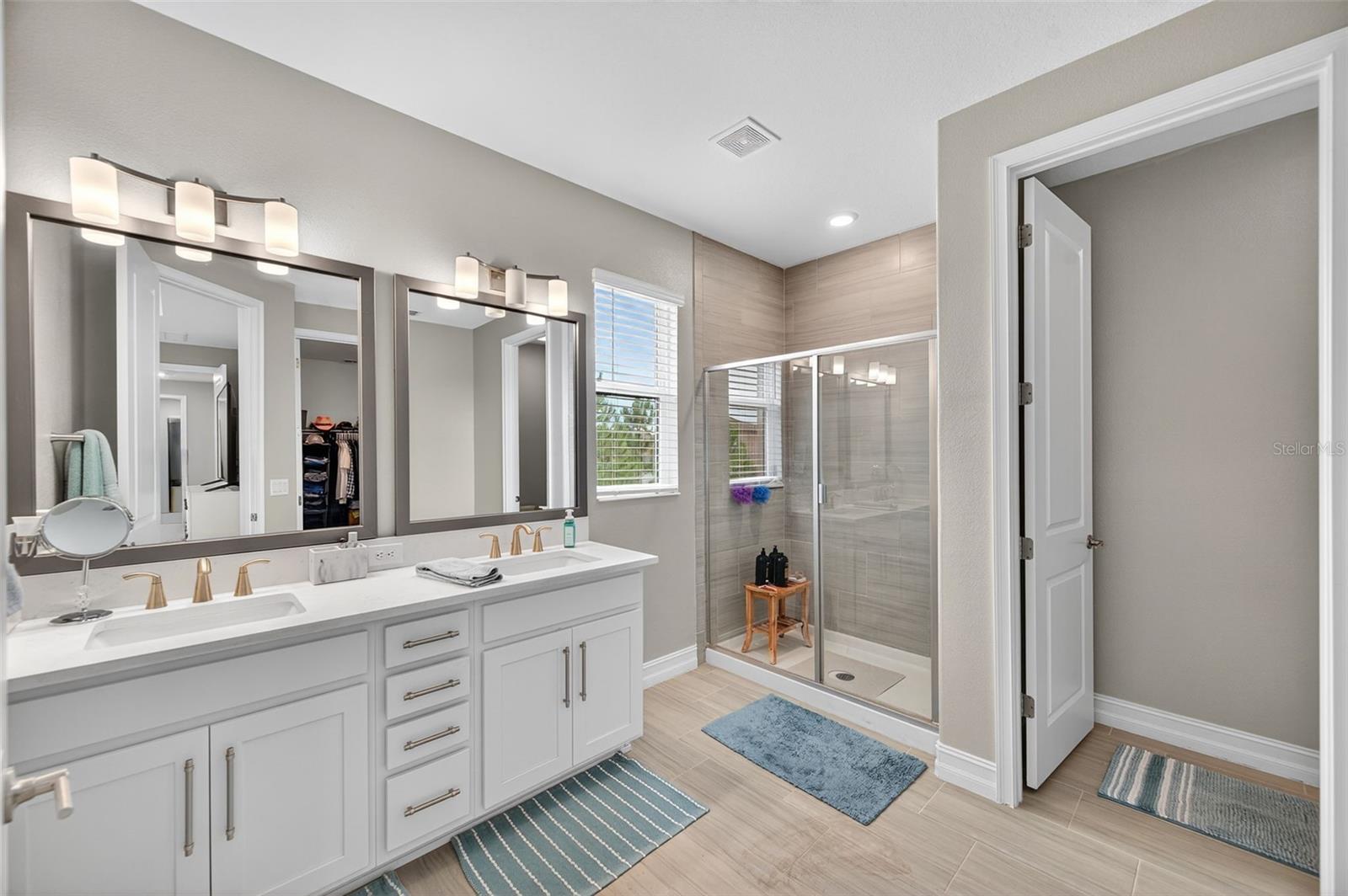 Image 30 of 43 For 4580 Almada Lane