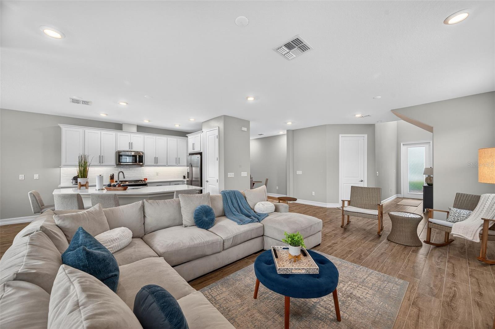 Image 7 of 43 For 4580 Almada Lane