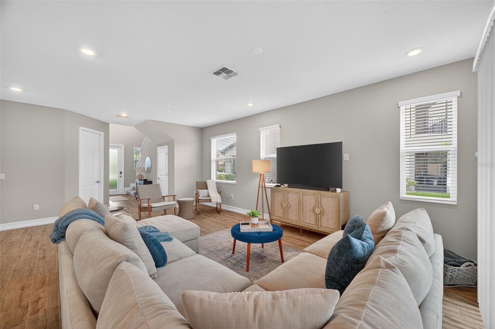 Image 8 of 43 For 4580 Almada Lane