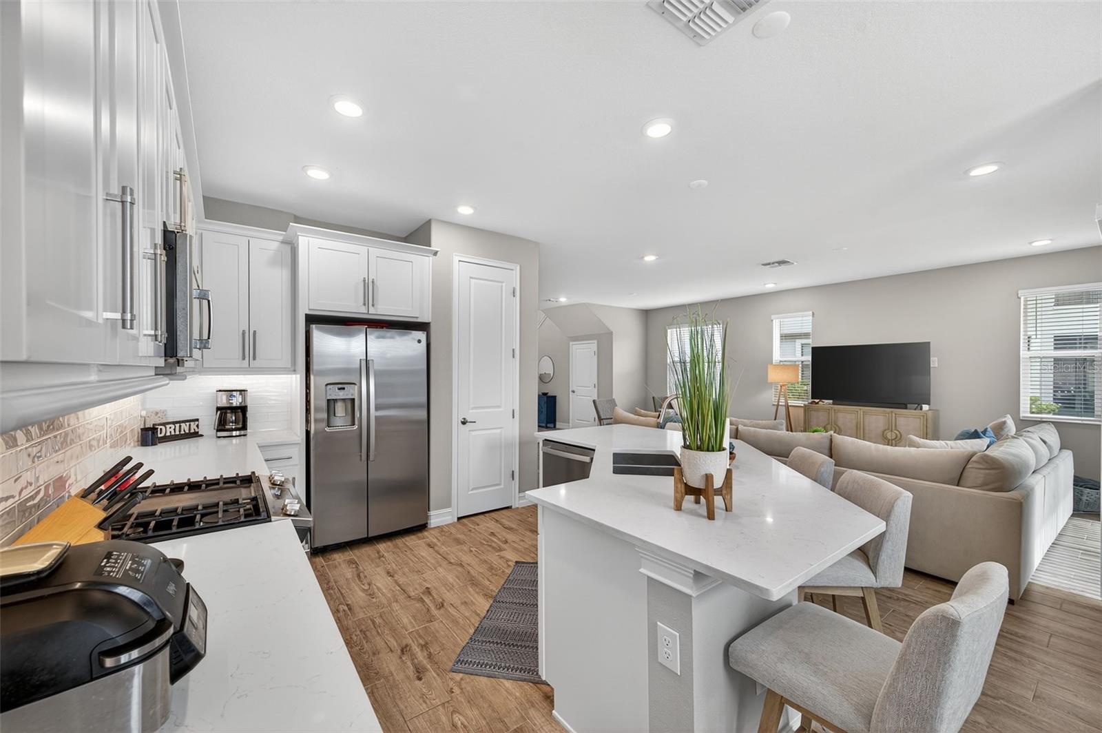 Image 9 of 43 For 4580 Almada Lane