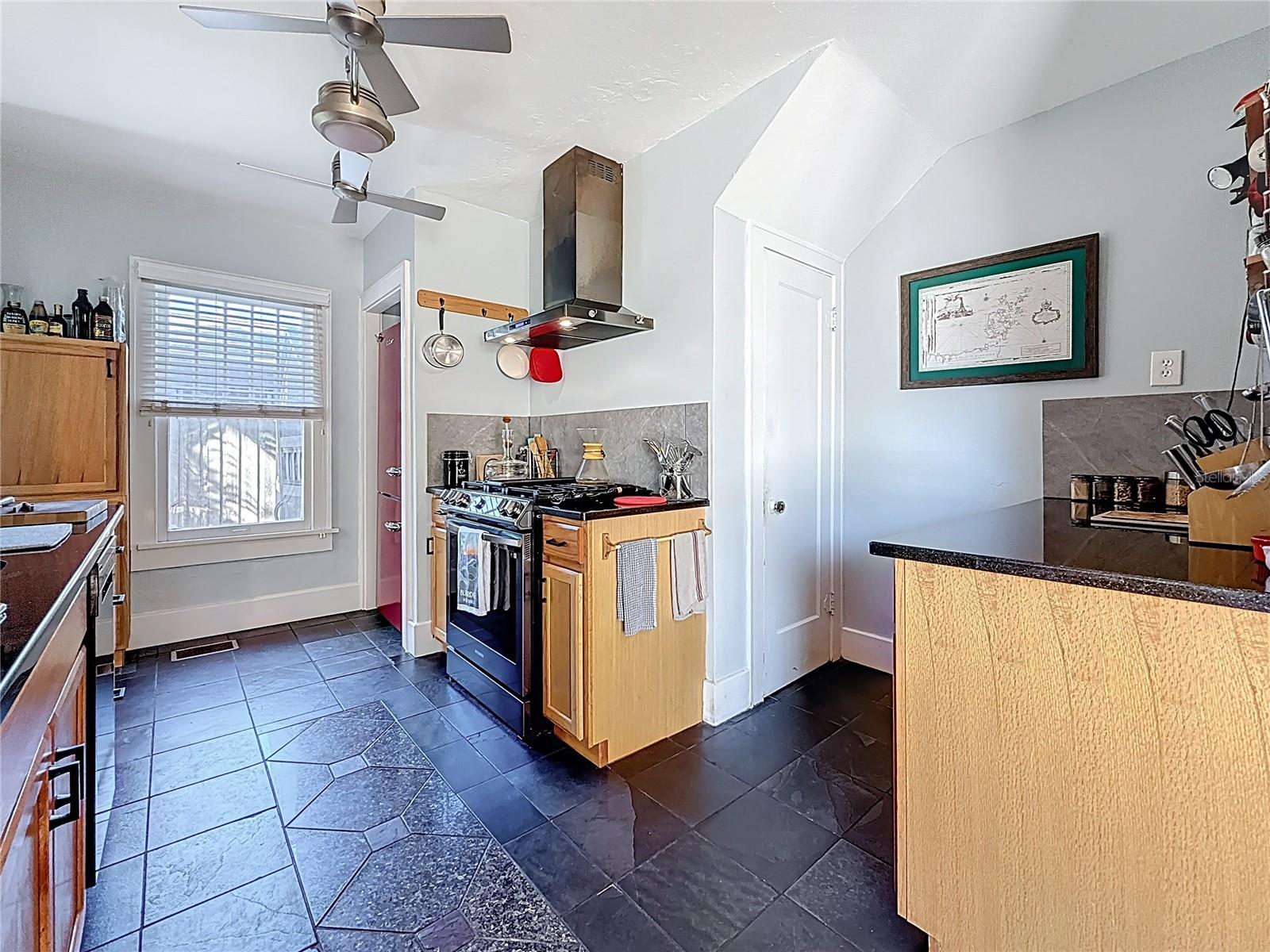 Image 39 of 86 For 5226 30th Avenue S