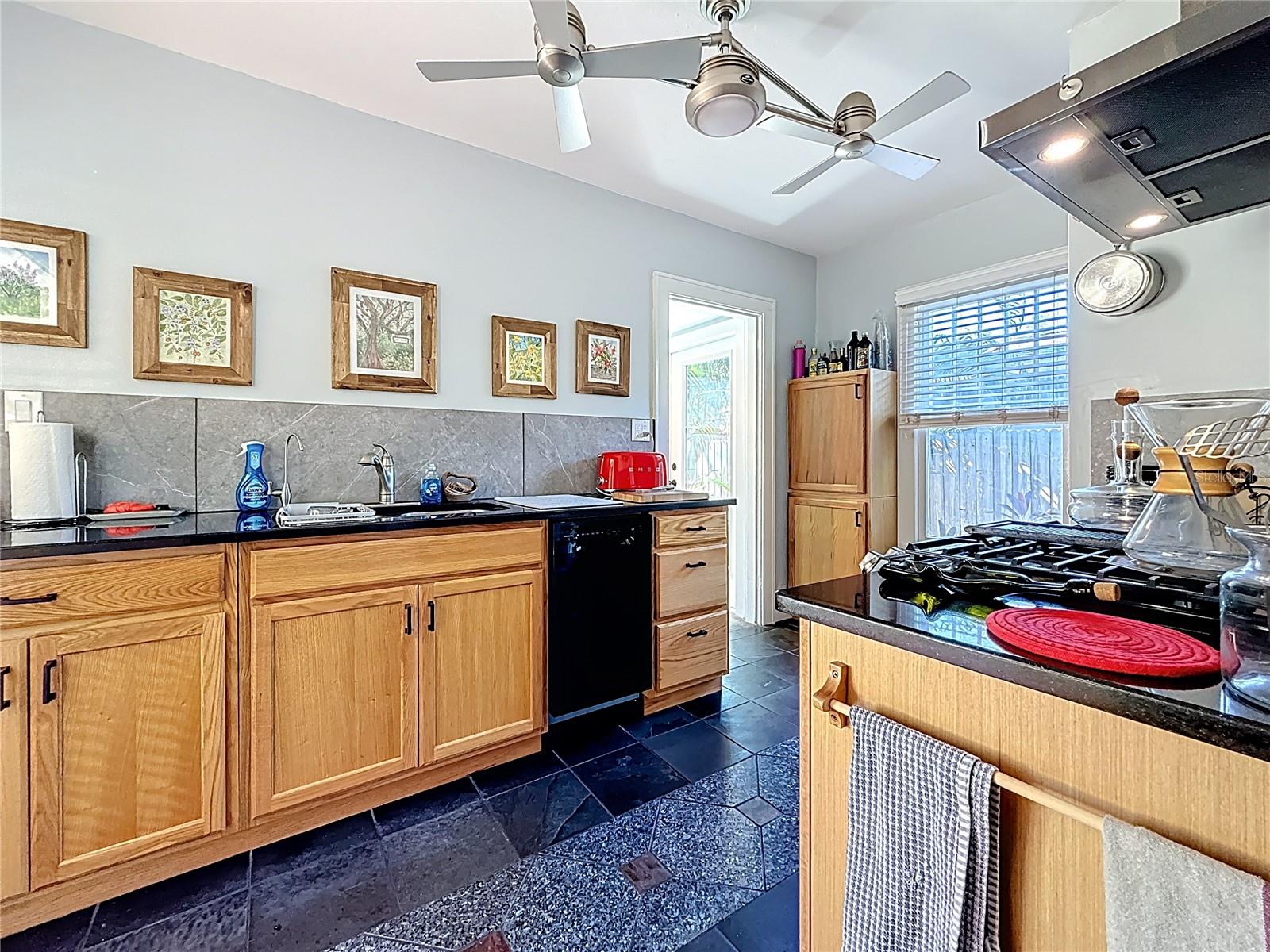 Image 41 of 86 For 5226 30th Avenue S