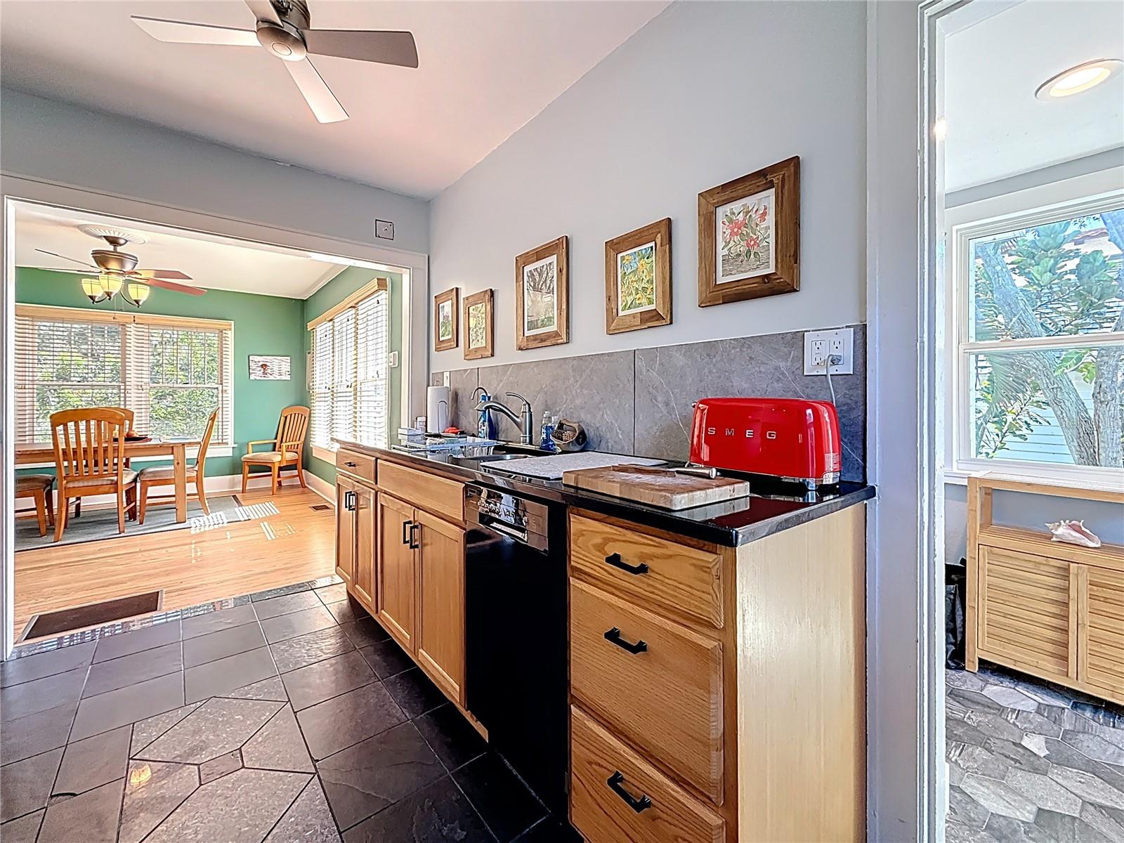 Image 45 of 86 For 5226 30th Avenue S