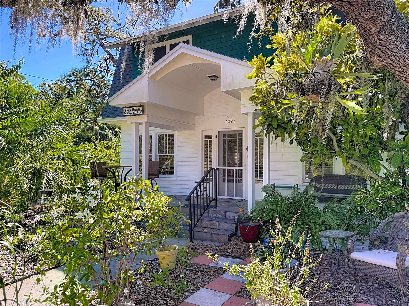 Image 6 of 86 For 5226 30th Avenue S