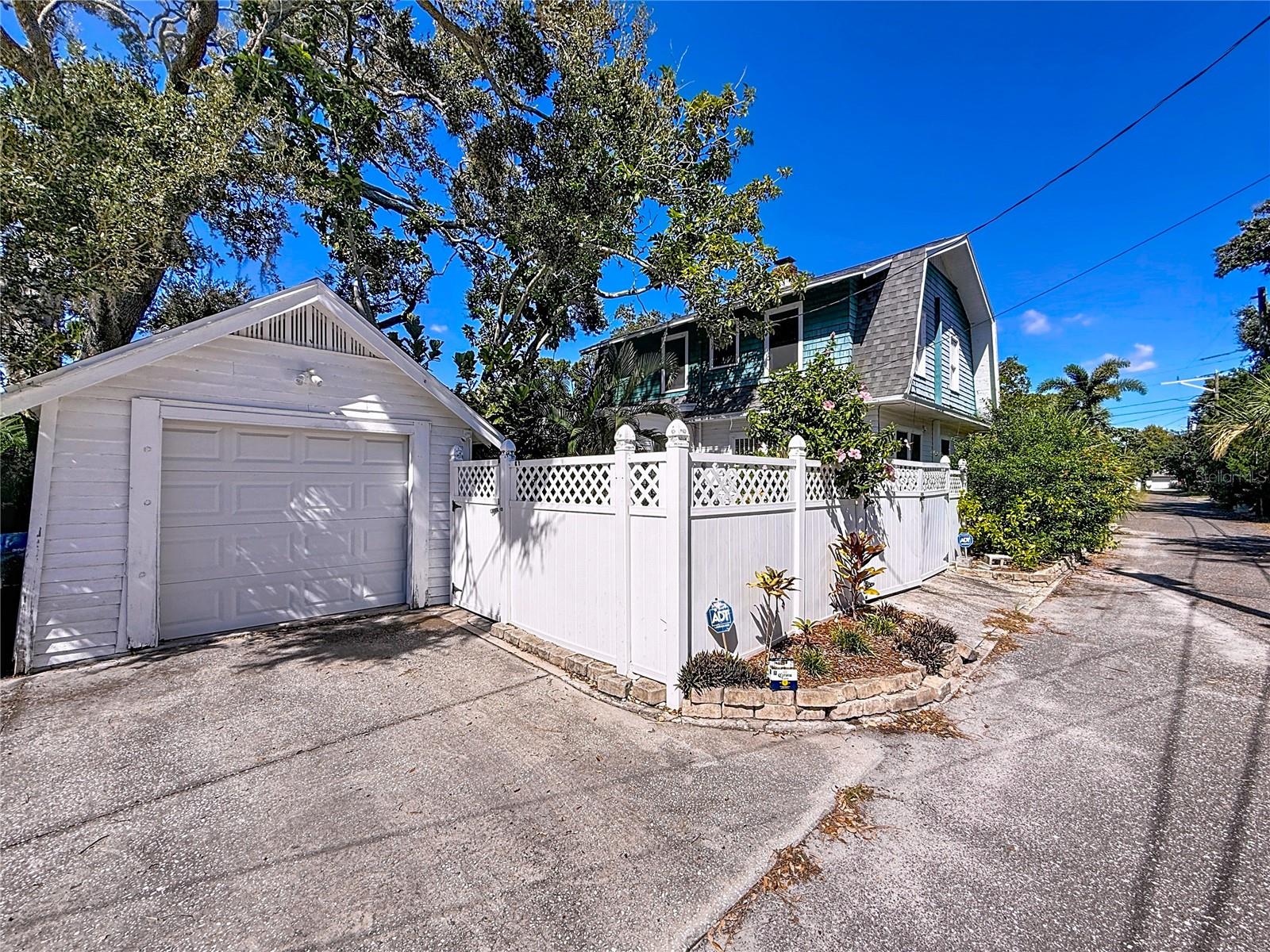 Image 68 of 86 For 5226 30th Avenue S