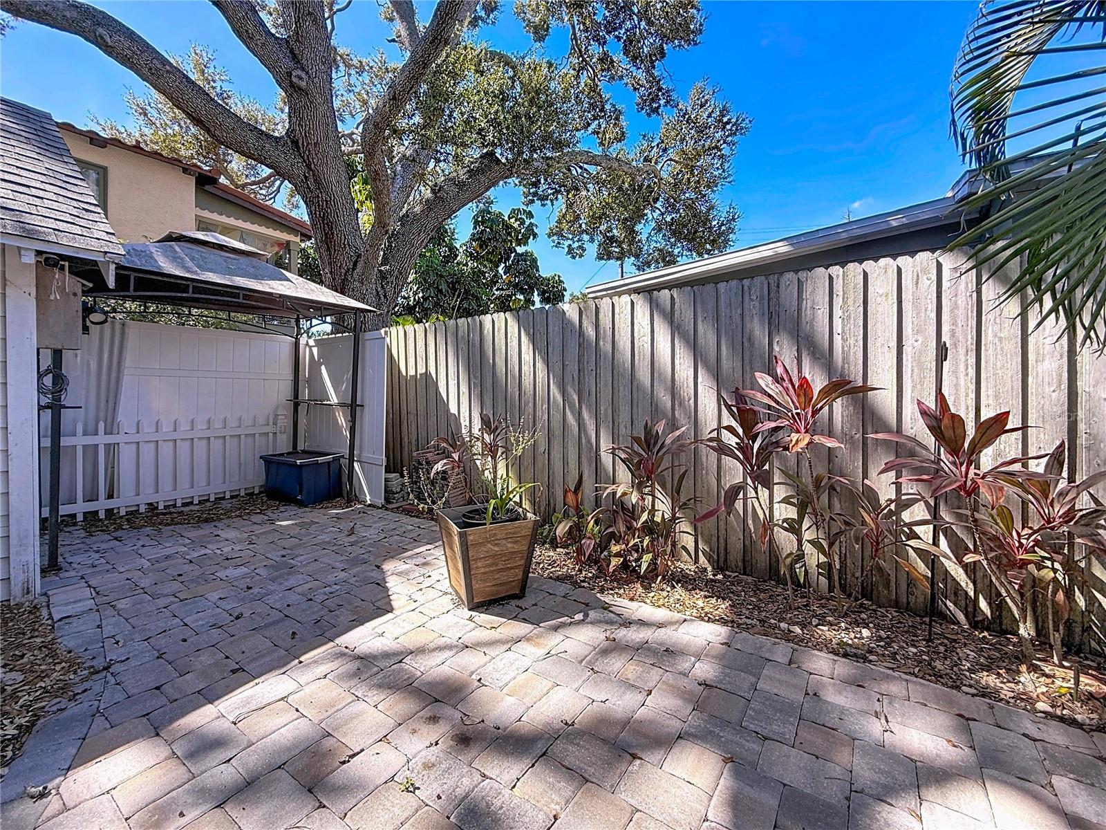 Image 73 of 86 For 5226 30th Avenue S