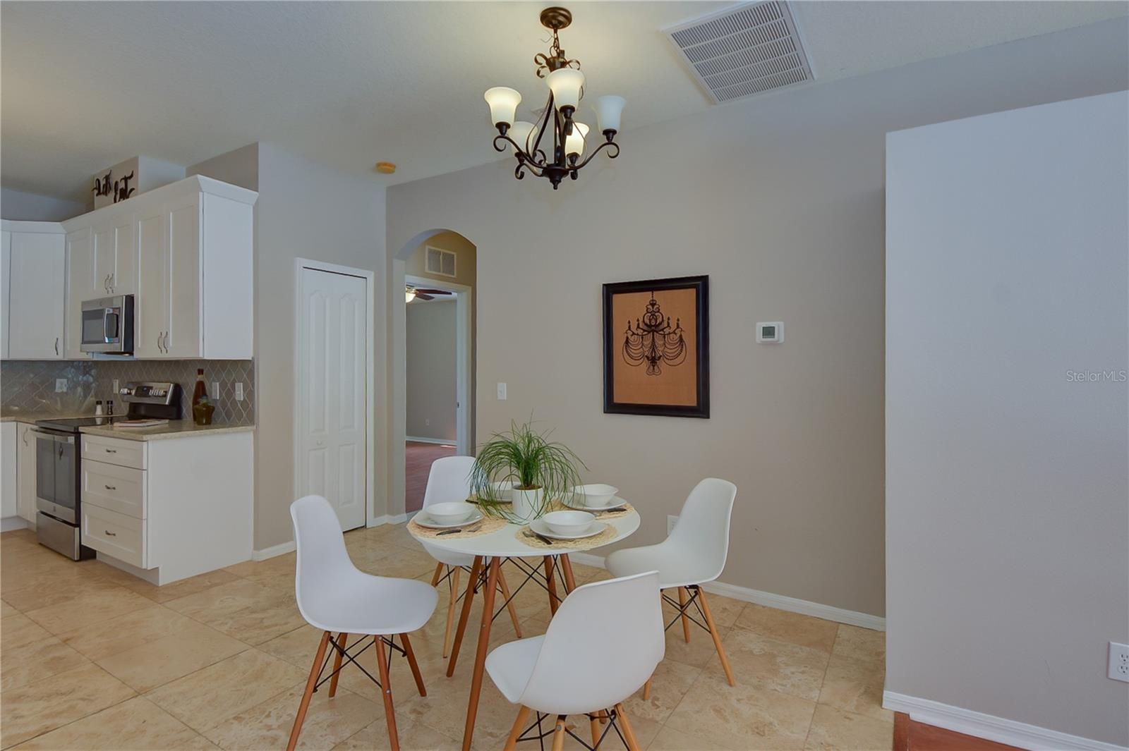 Image 22 of 41 For 2823 Windcrest Oaks Court