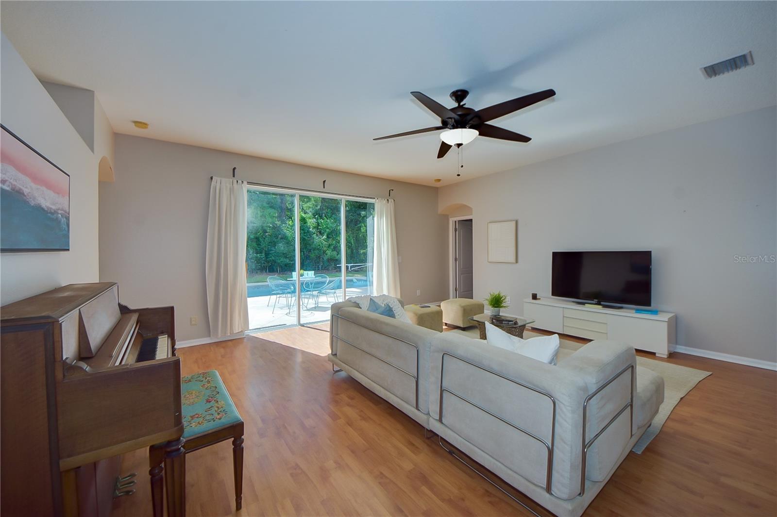 Image 24 of 41 For 2823 Windcrest Oaks Court