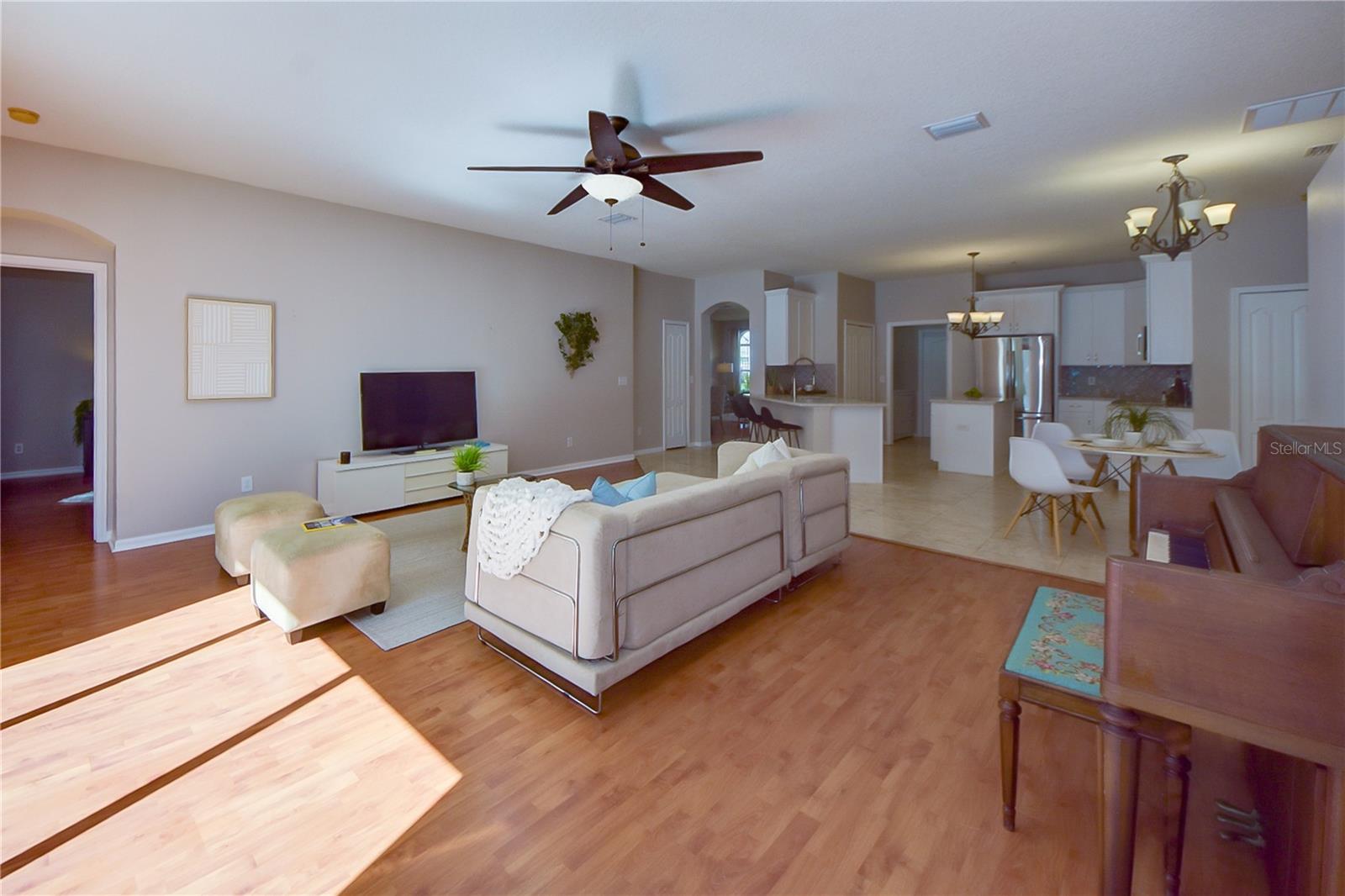 Image 25 of 41 For 2823 Windcrest Oaks Court