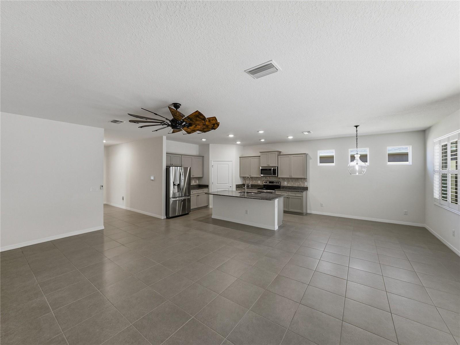 Image 13 of 61 For 12717 Eastpointe Drive