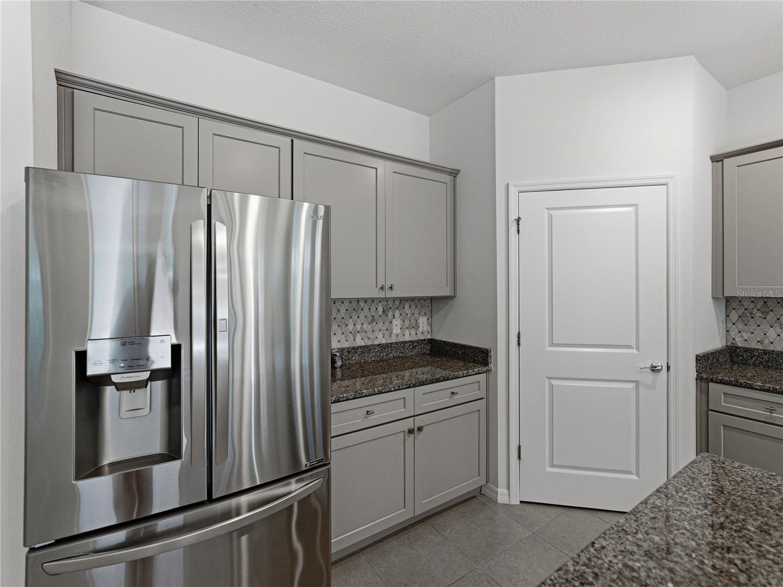 Image 19 of 61 For 12717 Eastpointe Drive