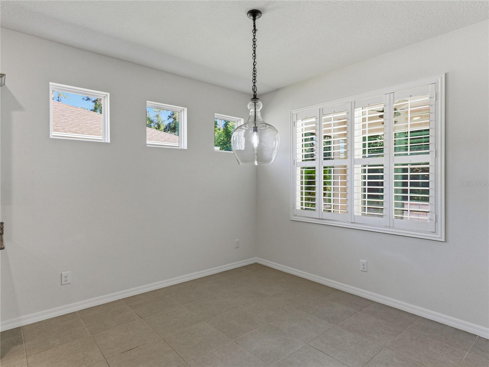 Image 22 of 61 For 12717 Eastpointe Drive